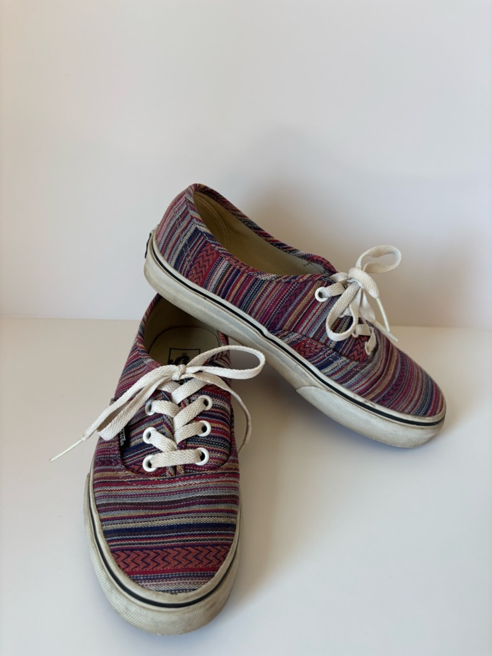 Vans Authentic Sneaker in Mexican Serape Stripe Women's size 7
